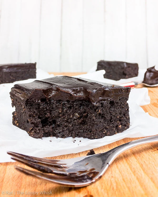 Brownies al cioccolato con ganache all'avocado
