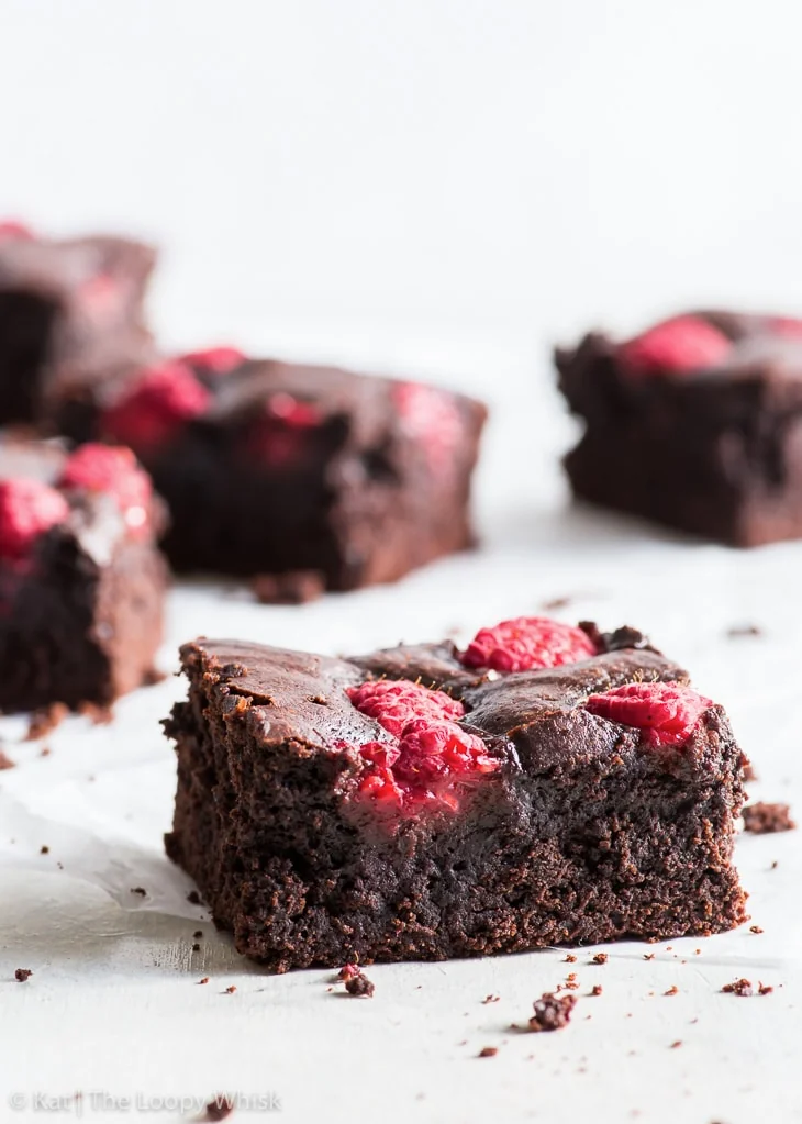 Brownies di cioccolato e lamponi