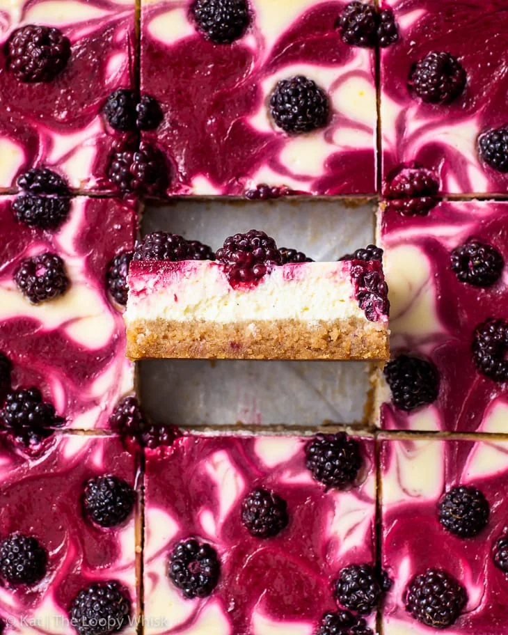 Barrette di cheesecake ai mirtilli neri