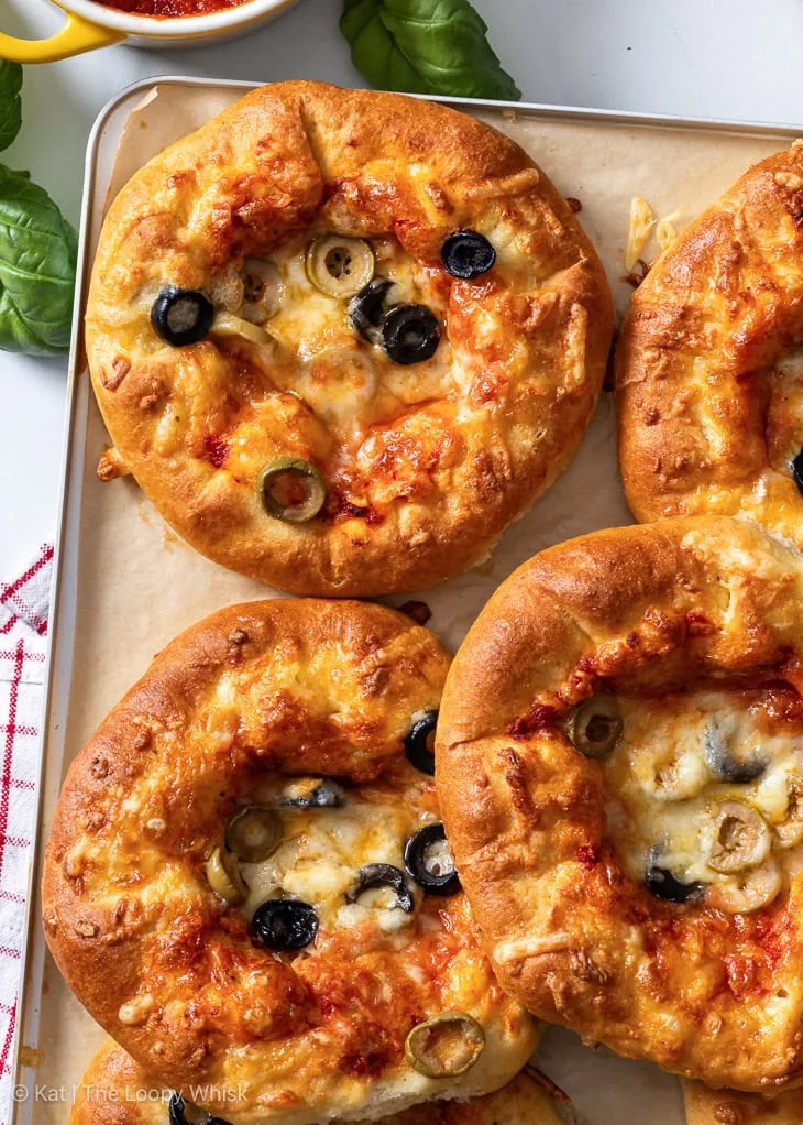 Panini pizza con bordo ripieno