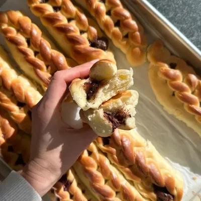 Rotolini intrecciati al cioccolato