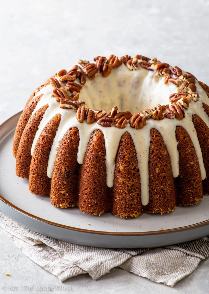 Bundt cake di banana, cioccolato e noci