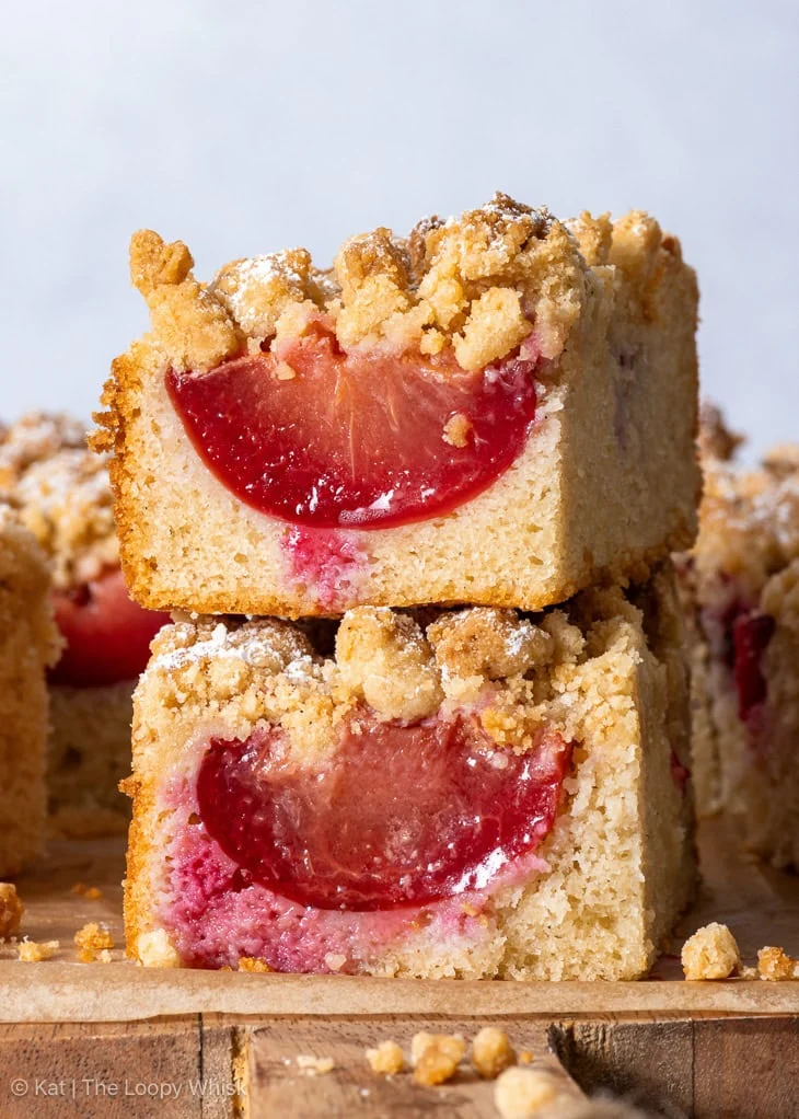 Torta di prugne con crumble croccante