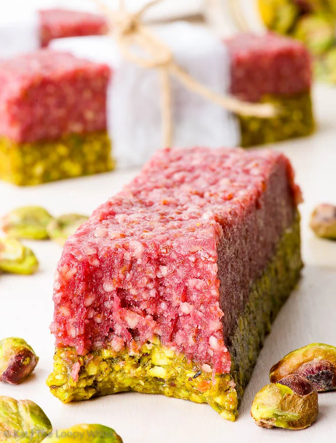 Barrette energetiche al pistacchio e lampone (vegan)