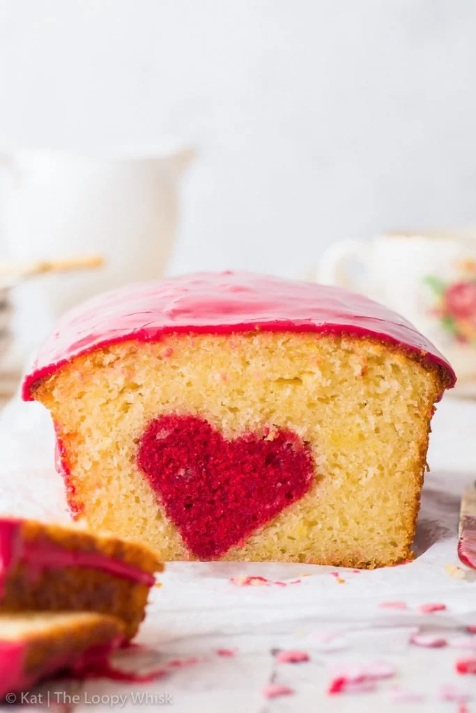 Torta sopresa al limone con cuore di lampone