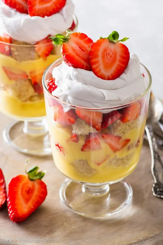 Trifle vegano di limonata alla fragola