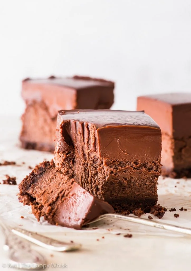 Barrette di cheesecake al triplo cioccolato