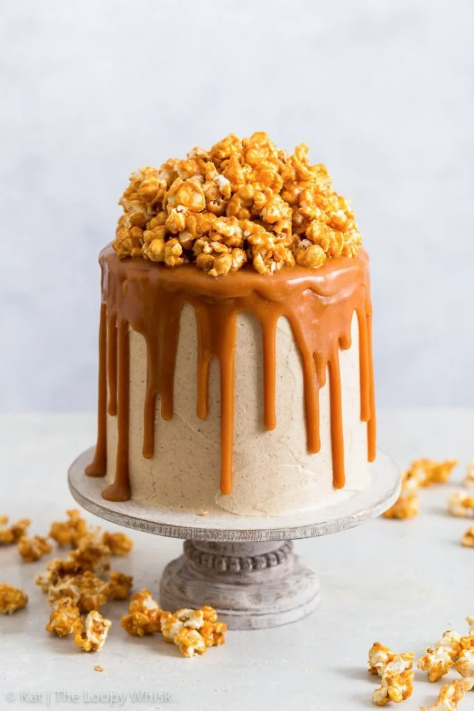 Torta di caramello salato e popcorn