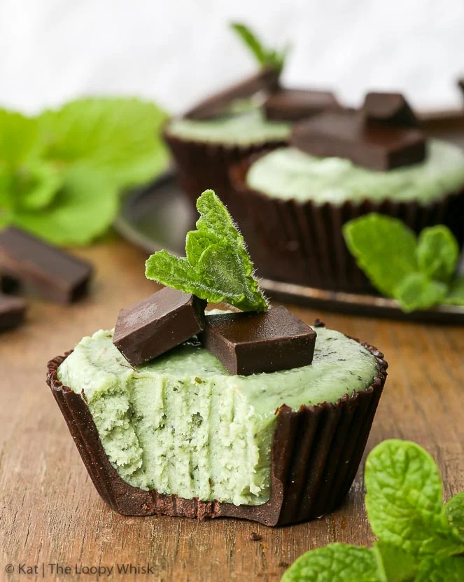 Bocconcini di cheesecake cruda al cioccolato e menta (vegan)